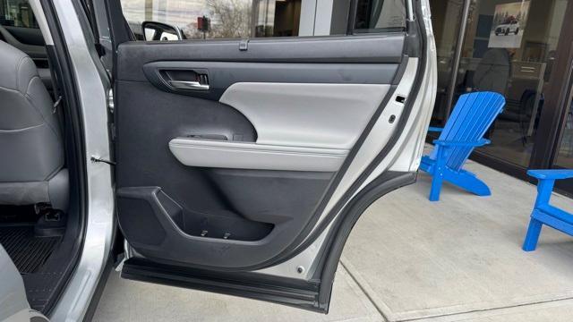 used 2022 Toyota Highlander Hybrid car, priced at $36,899