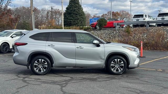 used 2022 Toyota Highlander Hybrid car, priced at $36,899