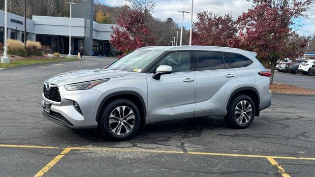 used 2022 Toyota Highlander Hybrid car, priced at $36,899