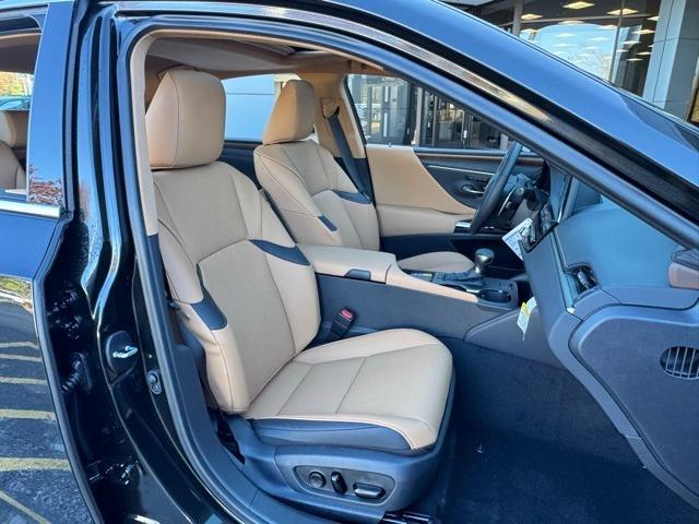 new 2025 Lexus ES 350 car, priced at $50,160