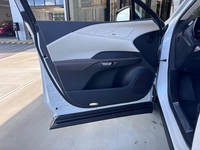 new 2025 Lexus RX 350h car, priced at $68,405