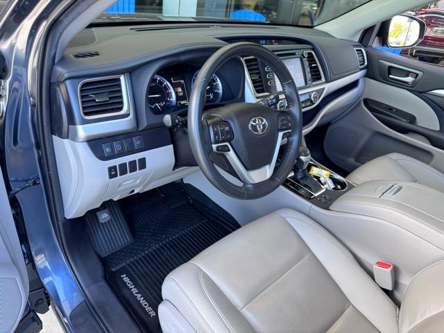 used 2019 Toyota Highlander car, priced at $28,999