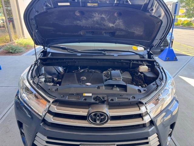 used 2019 Toyota Highlander car, priced at $28,999