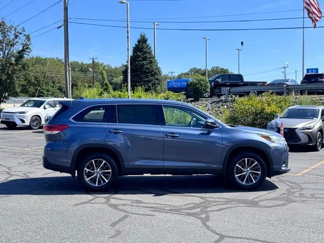 used 2019 Toyota Highlander car, priced at $28,999