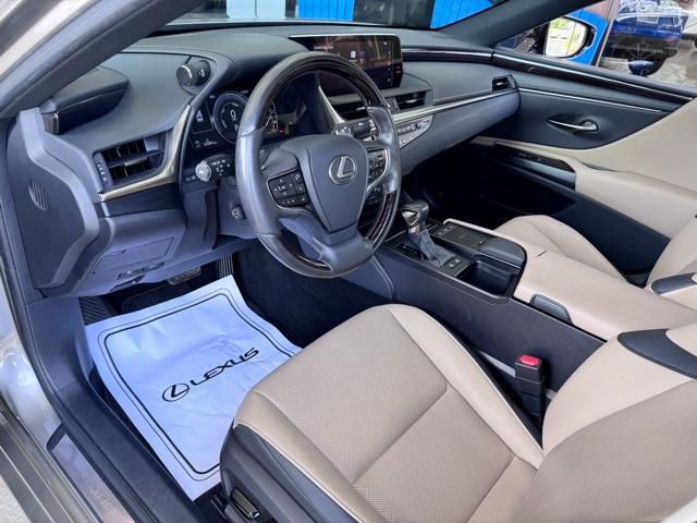 used 2021 Lexus ES 300h car, priced at $31,999