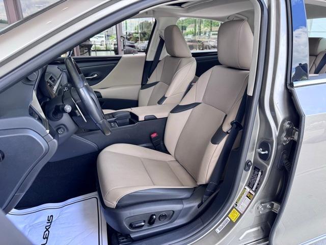 used 2021 Lexus ES 300h car, priced at $31,999