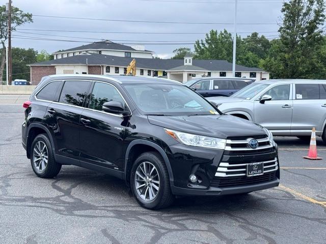 used 2019 Toyota Highlander Hybrid car, priced at $25,499
