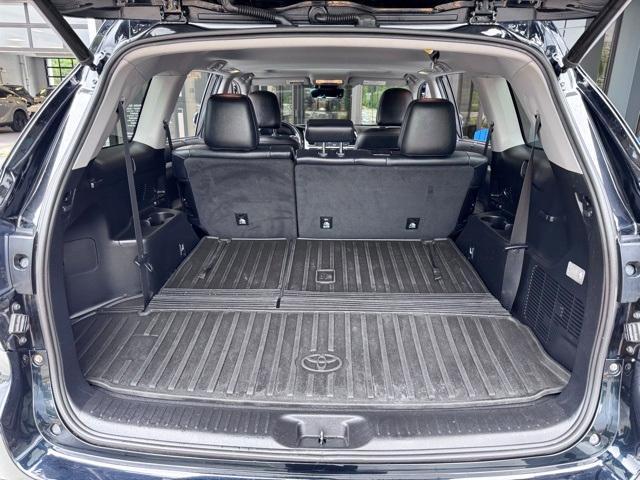 used 2019 Toyota Highlander Hybrid car, priced at $25,499