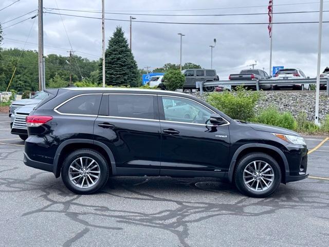 used 2019 Toyota Highlander Hybrid car, priced at $25,499