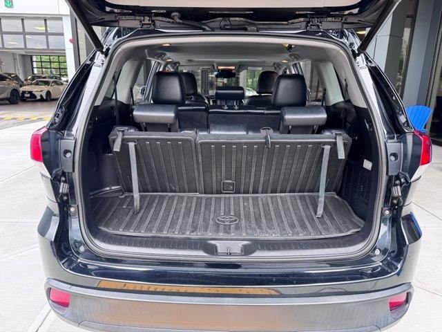 used 2019 Toyota Highlander Hybrid car, priced at $25,499