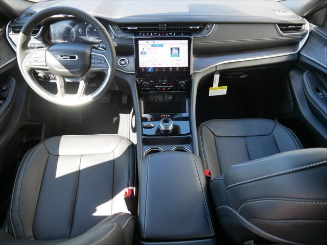 new 2025 Jeep Grand Cherokee car, priced at $43,065