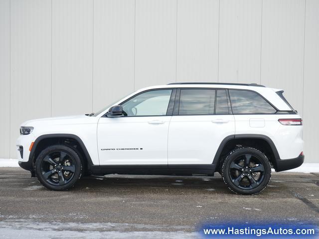 used 2022 Jeep Grand Cherokee car, priced at $33,982