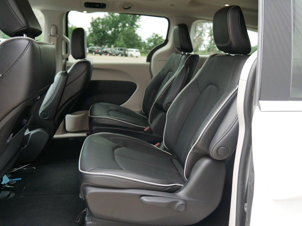 used 2023 Chrysler Pacifica Hybrid car, priced at $30,982