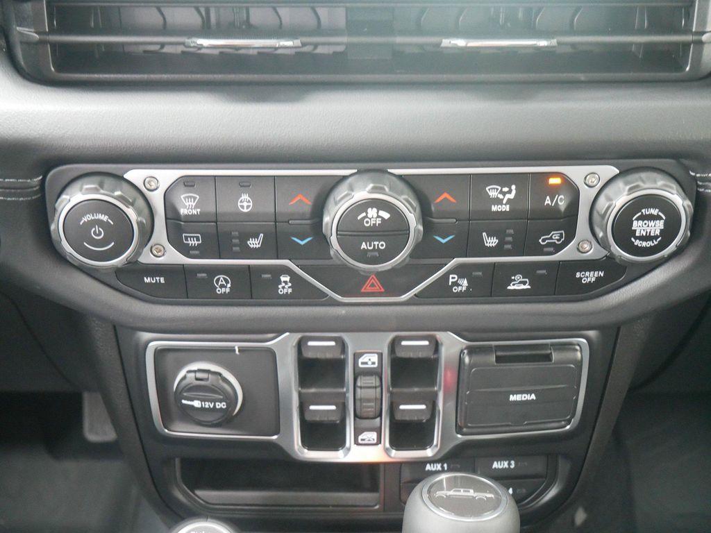 new 2025 Jeep Gladiator car, priced at $50,104