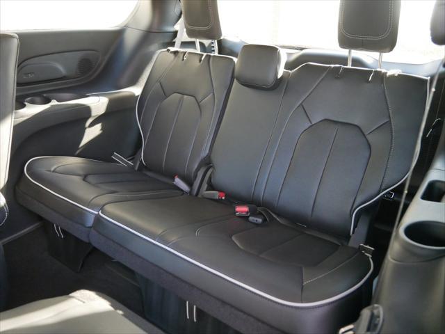 new 2025 Chrysler Pacifica Hybrid car, priced at $49,997