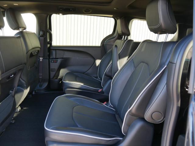 new 2025 Chrysler Pacifica Hybrid car, priced at $49,997