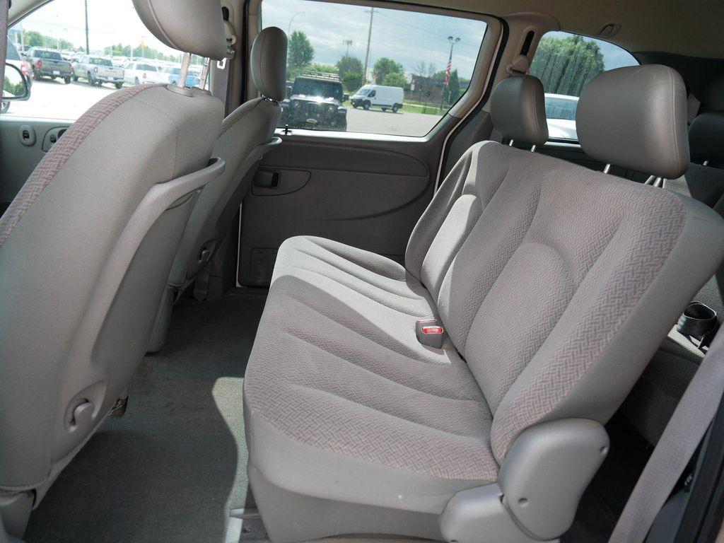 used 2006 Dodge Caravan car, priced at $1,982
