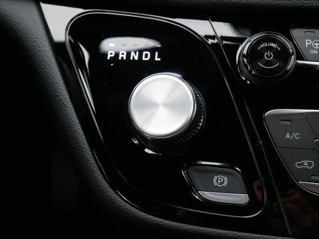 new 2025 Chrysler Pacifica Hybrid car, priced at $45,397