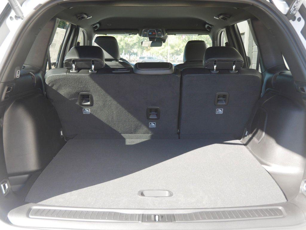 new 2025 Jeep Grand Cherokee car, priced at $46,390