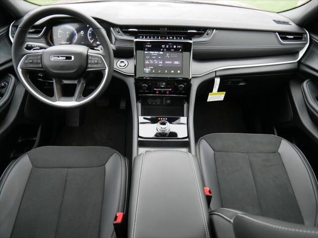 new 2025 Jeep Grand Cherokee car, priced at $40,886