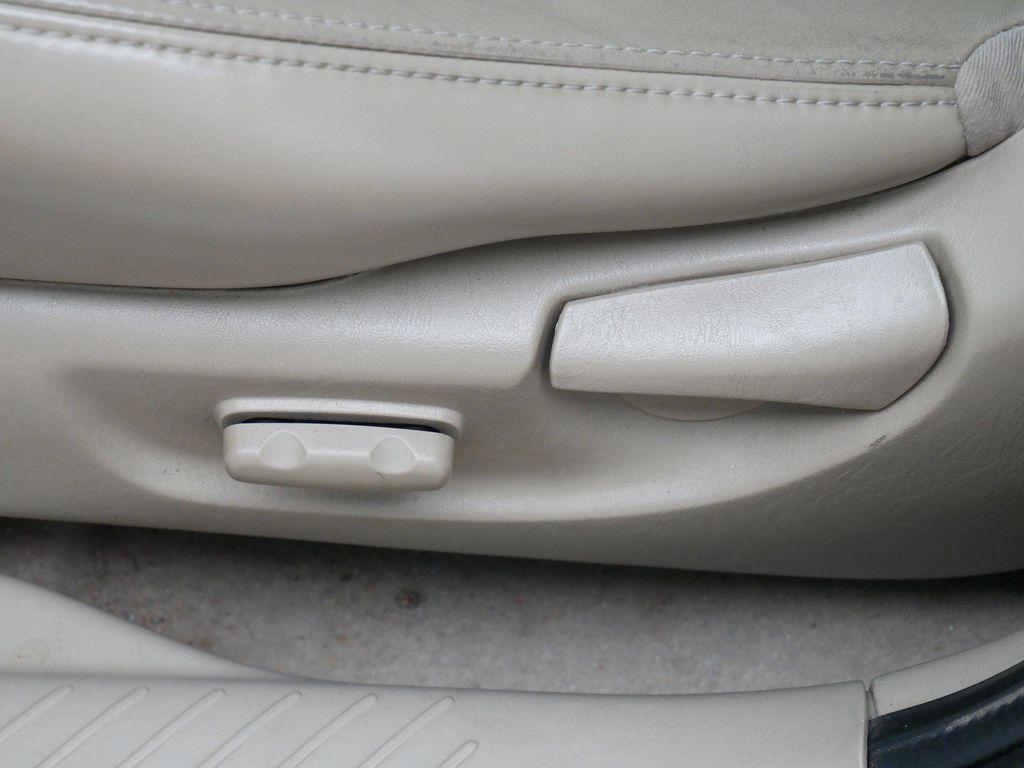 used 2003 Mazda Tribute car, priced at $982