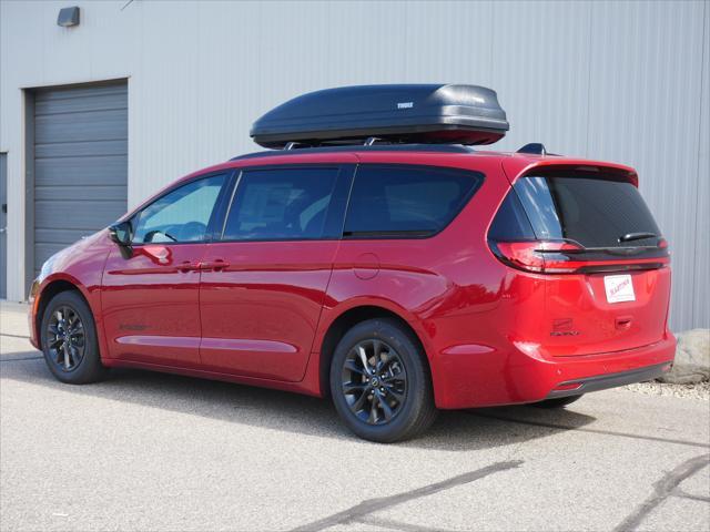 new 2025 Chrysler Pacifica car, priced at $41,390