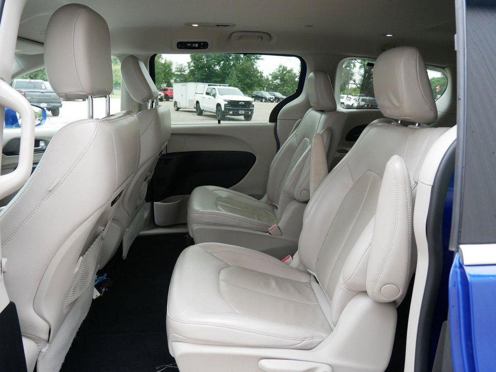 used 2021 Chrysler Pacifica Hybrid car, priced at $23,982