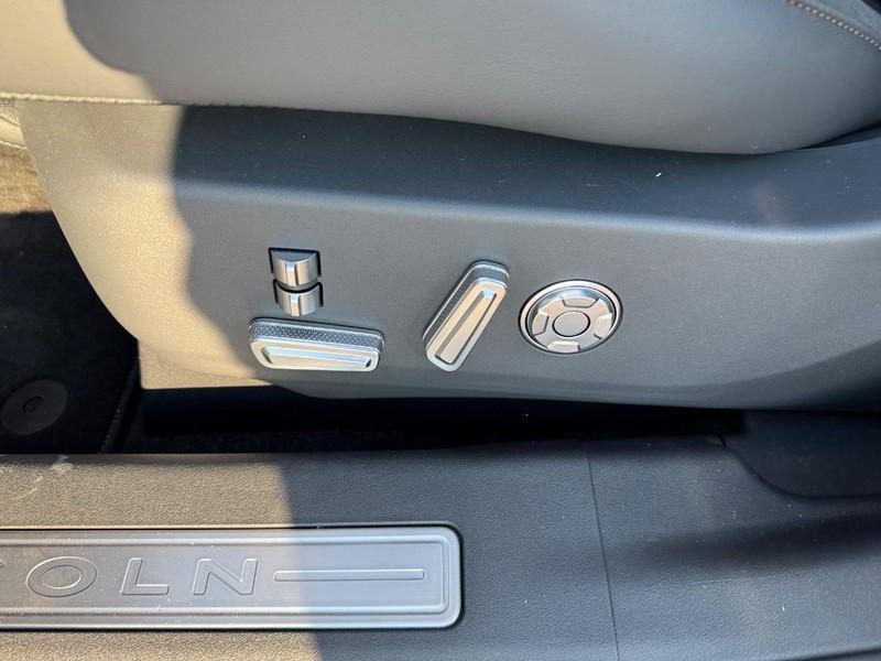 new 2025 Lincoln Nautilus car, priced at $72,010