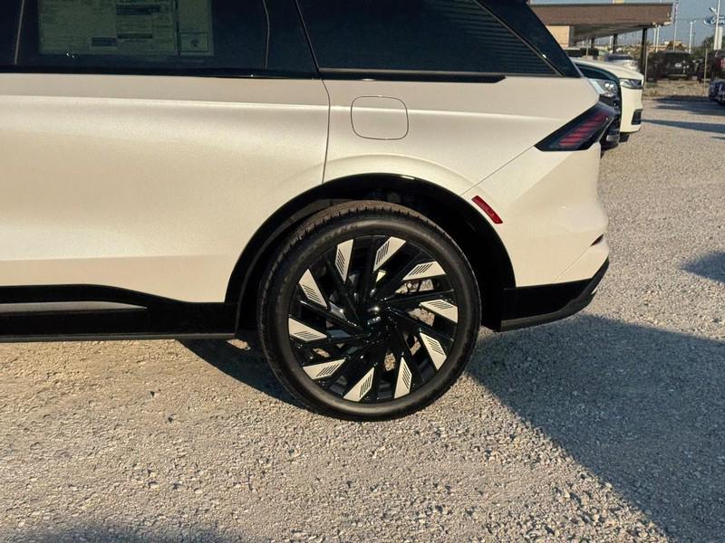 new 2025 Lincoln Nautilus car, priced at $72,010