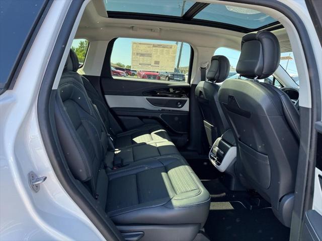 new 2025 Lincoln Nautilus car, priced at $60,181