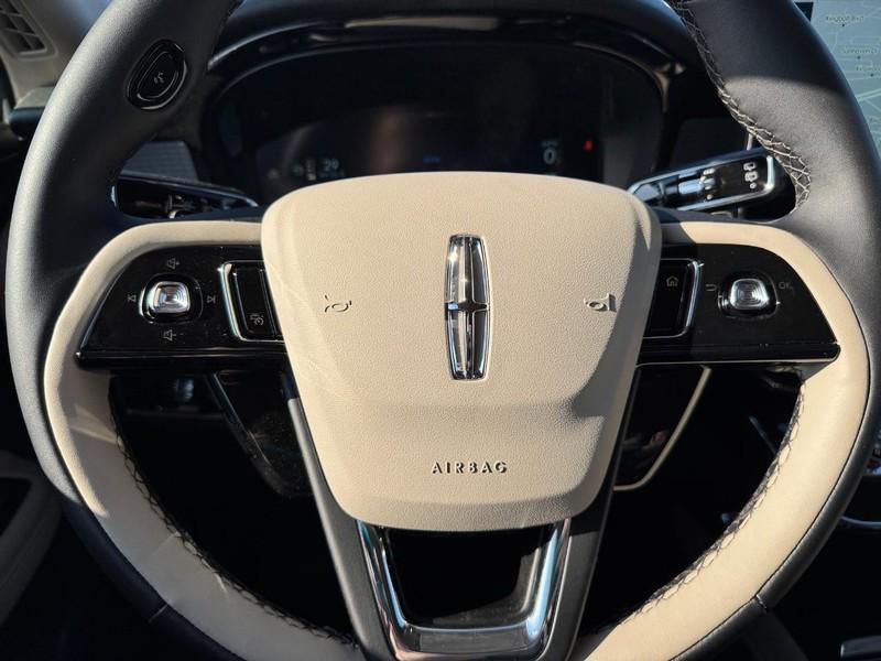 new 2025 Lincoln Corsair car, priced at $45,670