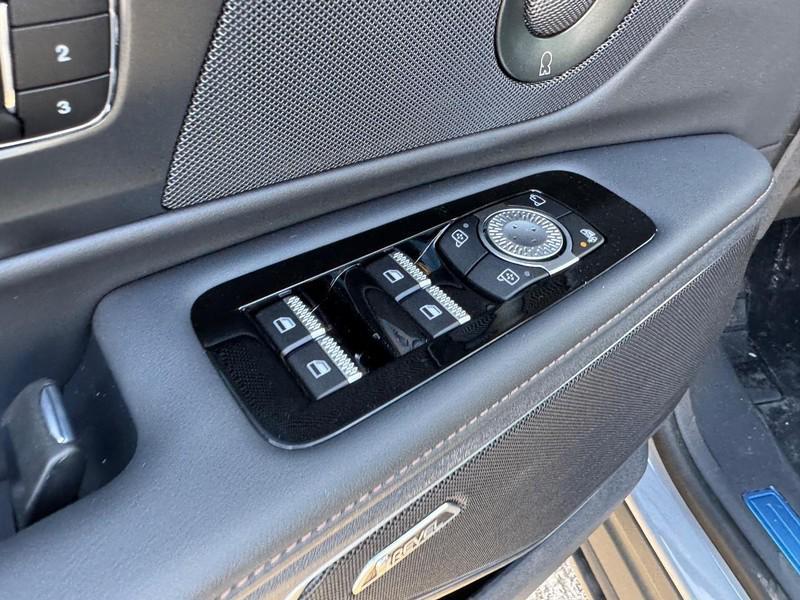 new 2025 Lincoln Nautilus car, priced at $70,095