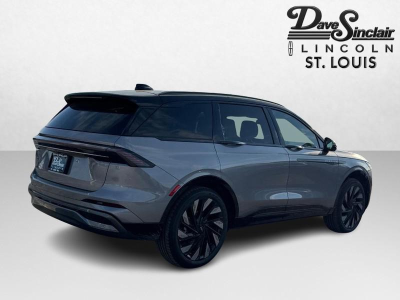 new 2025 Lincoln Nautilus car, priced at $70,095