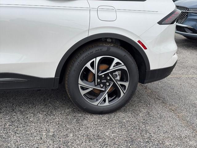 new 2025 Lincoln Nautilus car, priced at $58,476