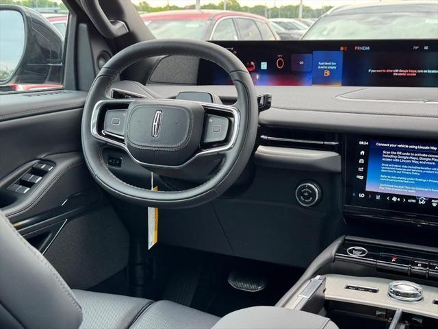 new 2025 Lincoln Navigator car, priced at $108,975