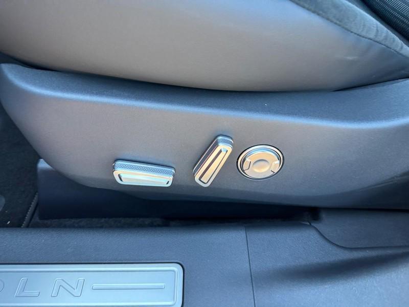 new 2025 Lincoln Nautilus car, priced at $67,645