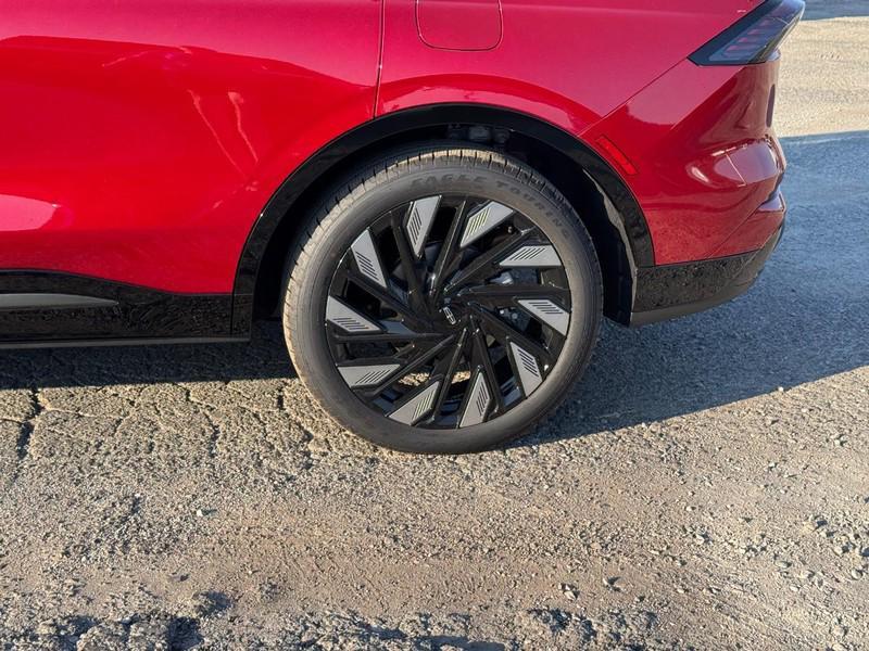 new 2025 Lincoln Nautilus car, priced at $67,645