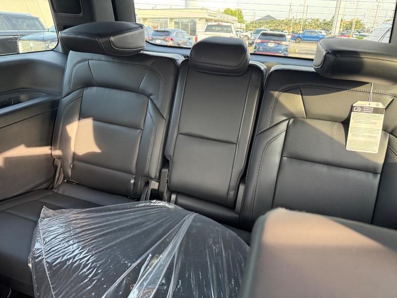 new 2025 Lincoln Navigator car, priced at $106,555