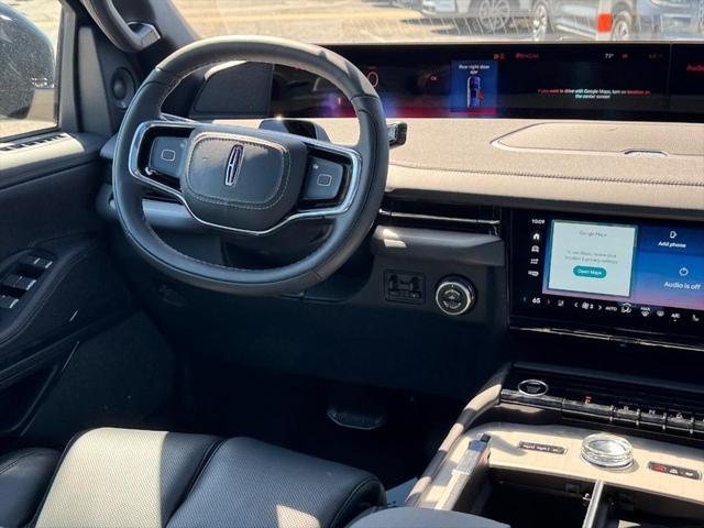 new 2025 Lincoln Navigator car, priced at $111,545
