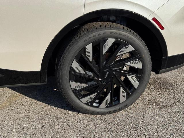 new 2025 Lincoln Nautilus car, priced at $62,071