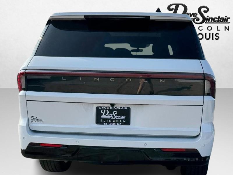 new 2025 Lincoln Navigator car, priced at $109,305