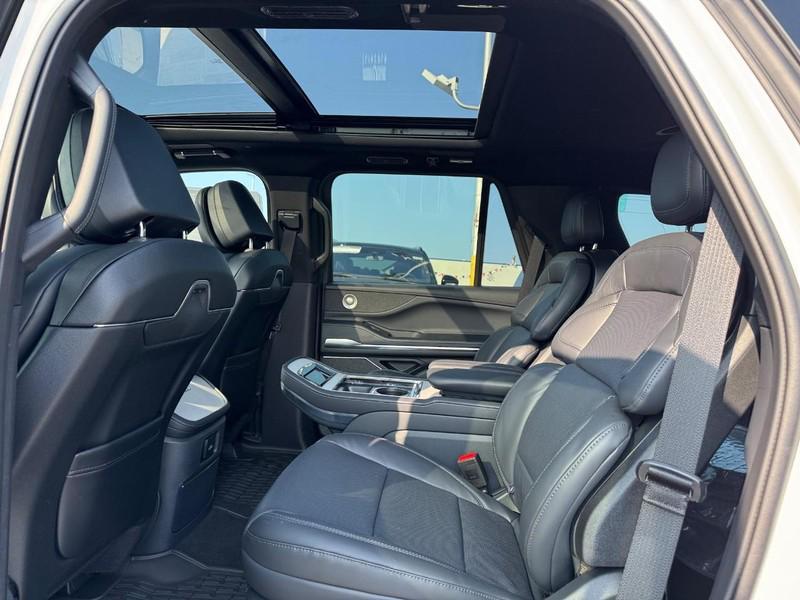 new 2025 Lincoln Navigator car, priced at $109,305