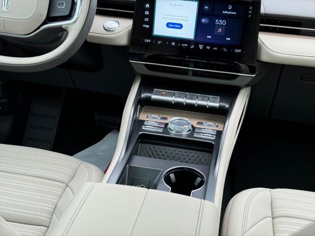 new 2025 Lincoln Nautilus car, priced at $67,605