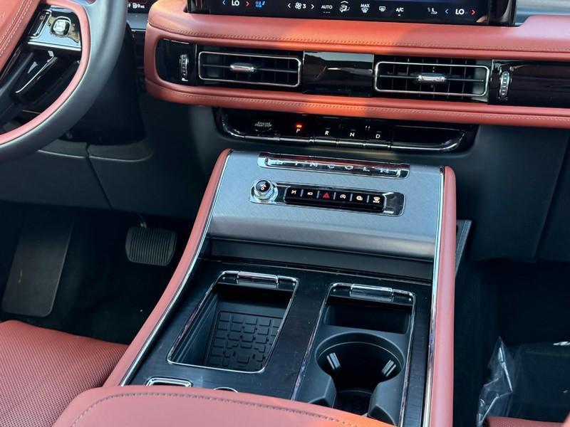 new 2025 Lincoln Aviator car, priced at $76,150