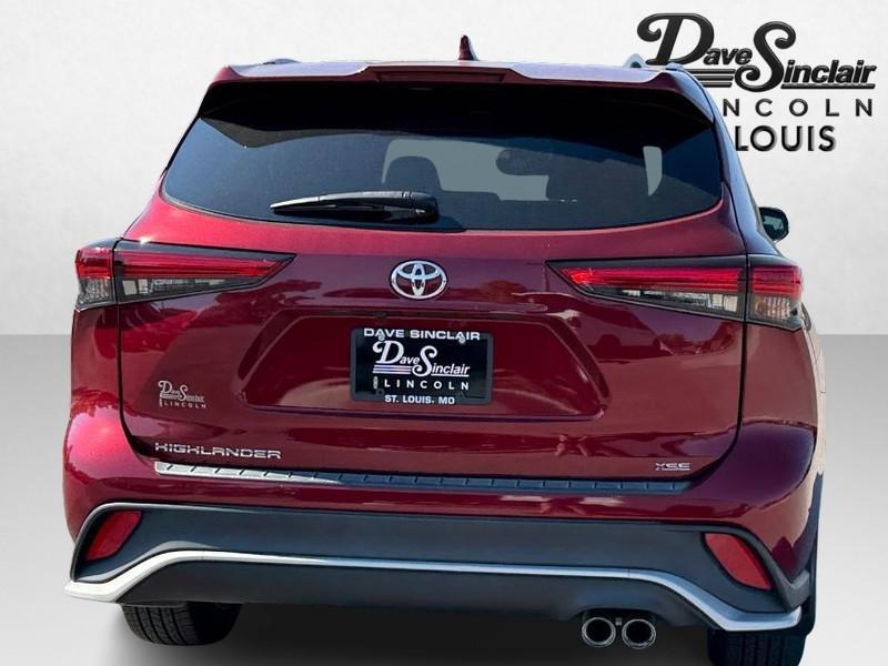 used 2022 Toyota Highlander car, priced at $31,825
