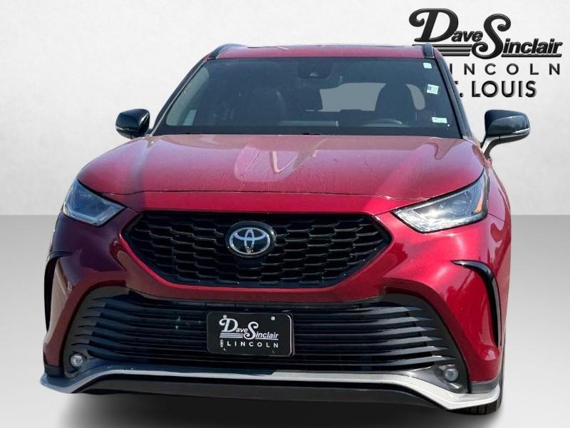 used 2022 Toyota Highlander car, priced at $31,825