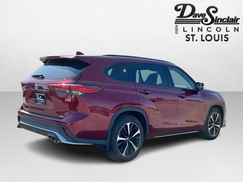 used 2022 Toyota Highlander car, priced at $31,825