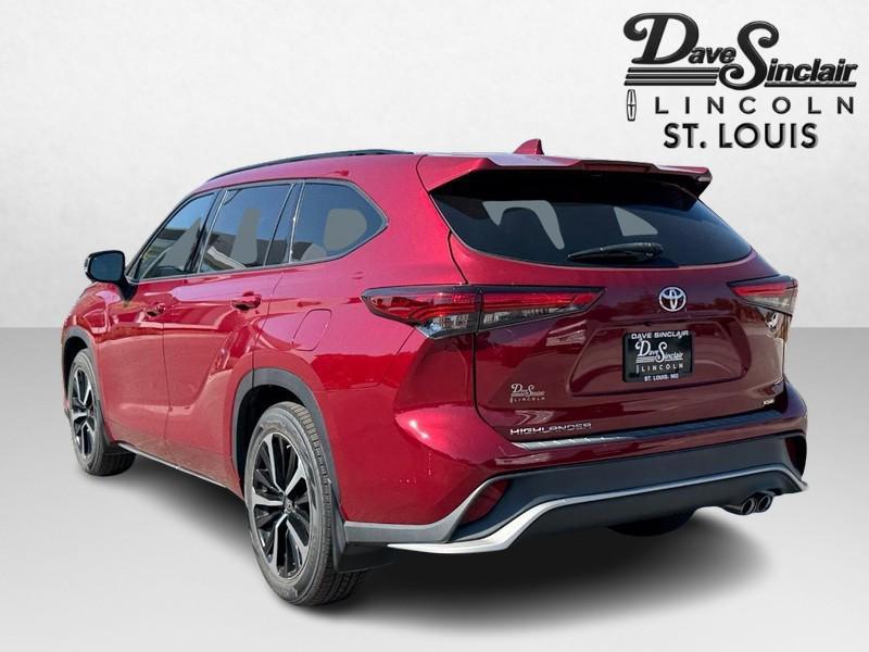 used 2022 Toyota Highlander car, priced at $31,825