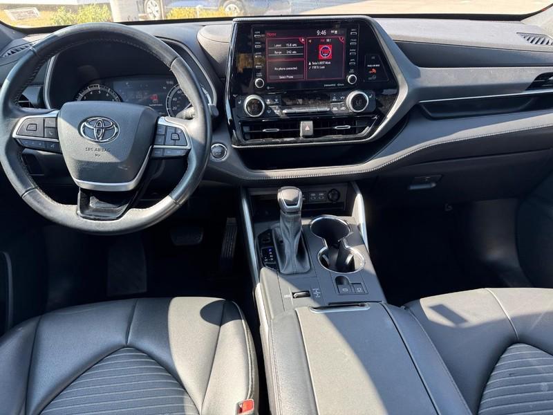 used 2022 Toyota Highlander car, priced at $31,825