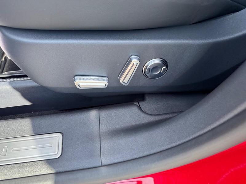 new 2025 Lincoln Nautilus car, priced at $62,270